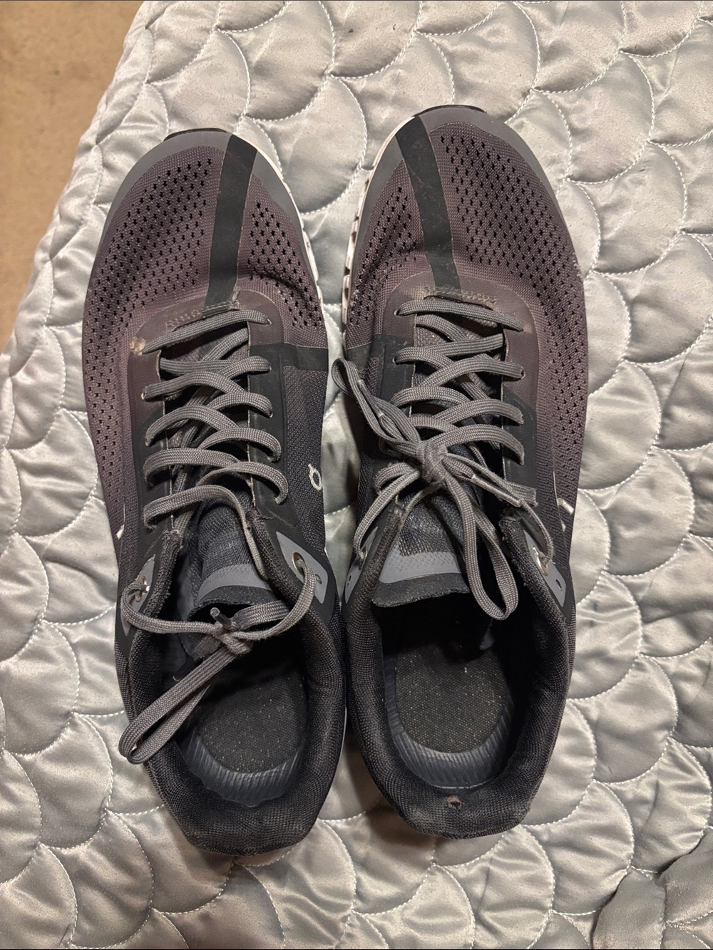 On Cloud  Men's Athletic Lace-Up Sneakers - Charcoal/Gray
